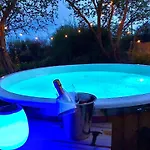 Le Petit Nid, Vue Mer, L'ile De Tatihou Avec Jacuzzi * La Pernelle
