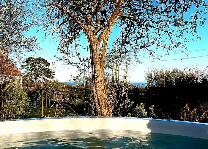 Le Petit Nid, Vue Mer, L'ile De Tatihou Avec Jacuzzi 펜션 La Pernelle